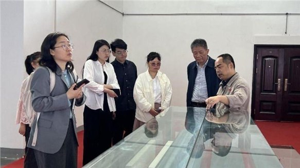 中國(guó)電子信息產(chǎn)業(yè)發(fā)展研究院、株洲高新區(qū)領(lǐng)導(dǎo)蒞臨火炬安泰調(diào)研